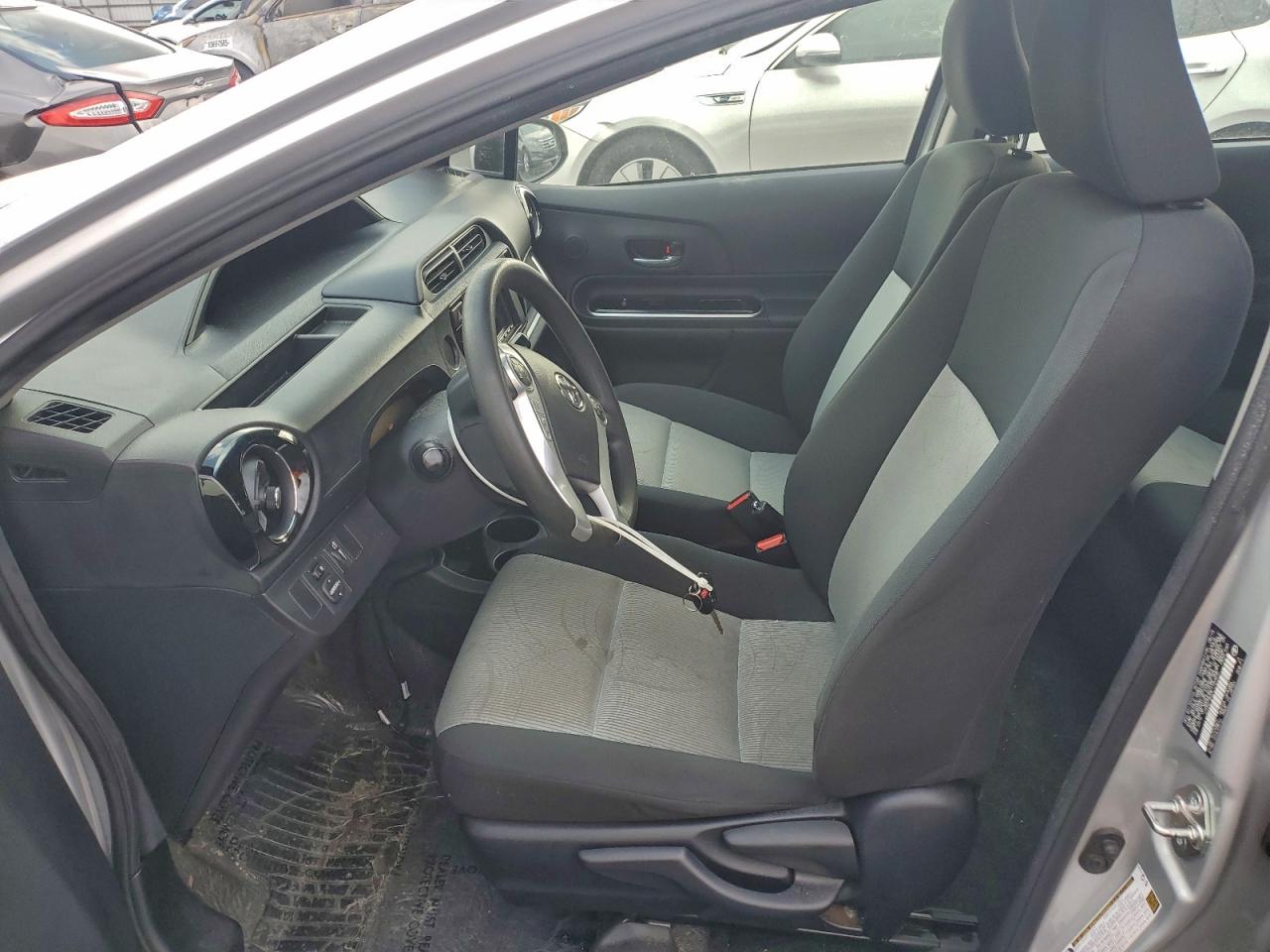 2015 Toyota Prius C VIN: JTDKDTB33F1107570 Lot: 93342455