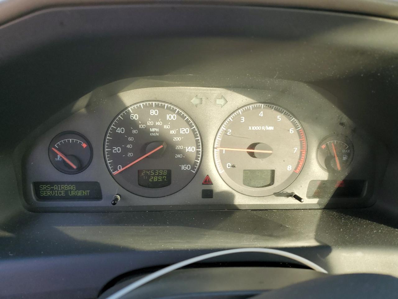 2002 Volvo V70 2.4T VIN: YV1SW58D522235605 Lot: 91440185