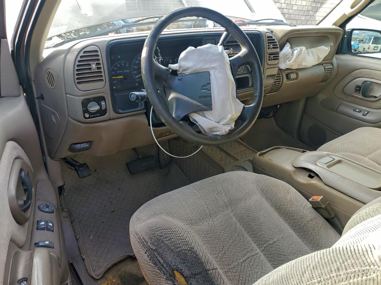 1997 Chevrolet Gmt-400 K1500 VIN: 2GCEK19R3V1142202 Lot: 93879455