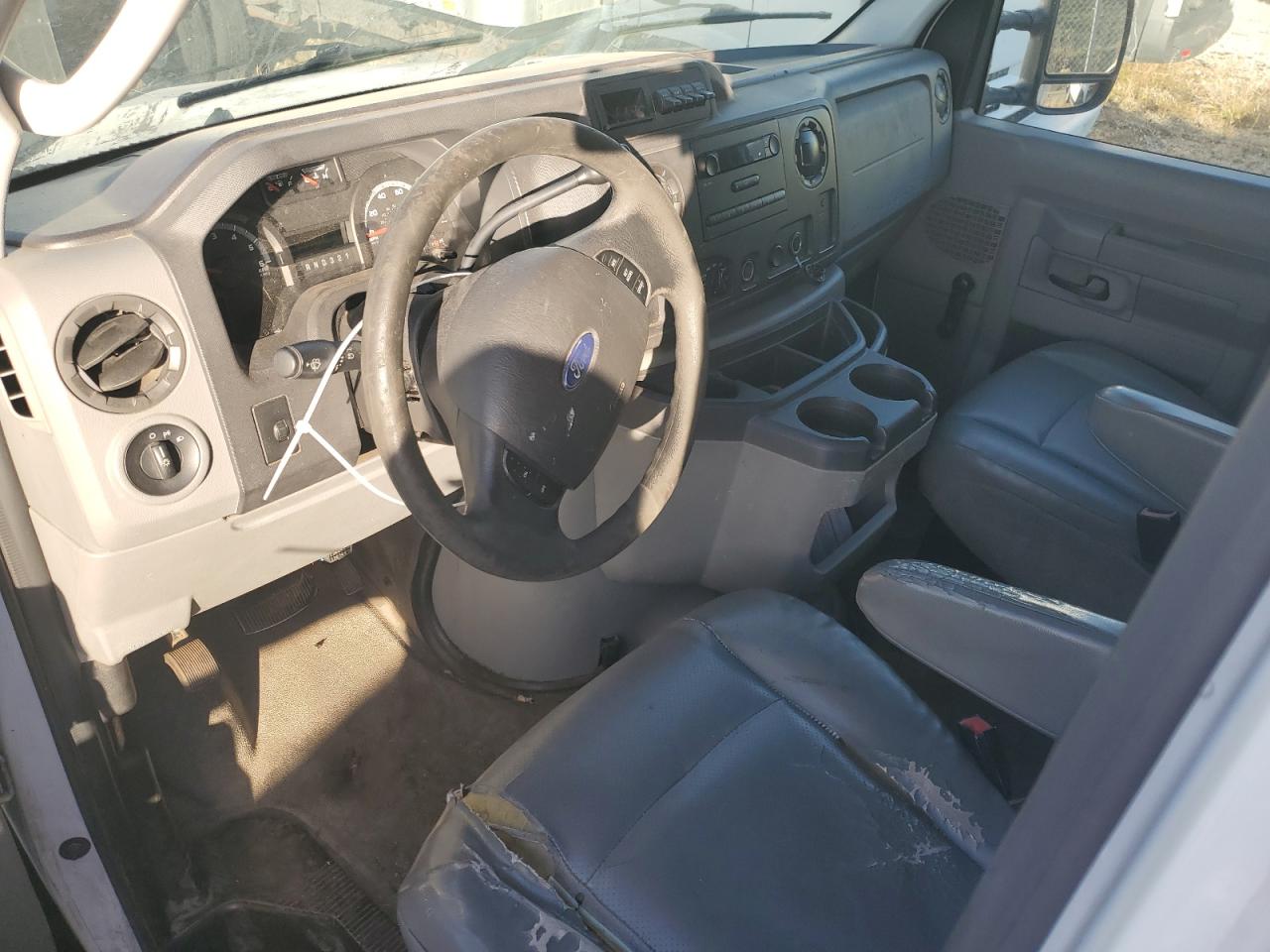 2010 Ford E350 Utility / Service Truck VIN: 1FDSE3FL0ADA48908 Lot: 92641185