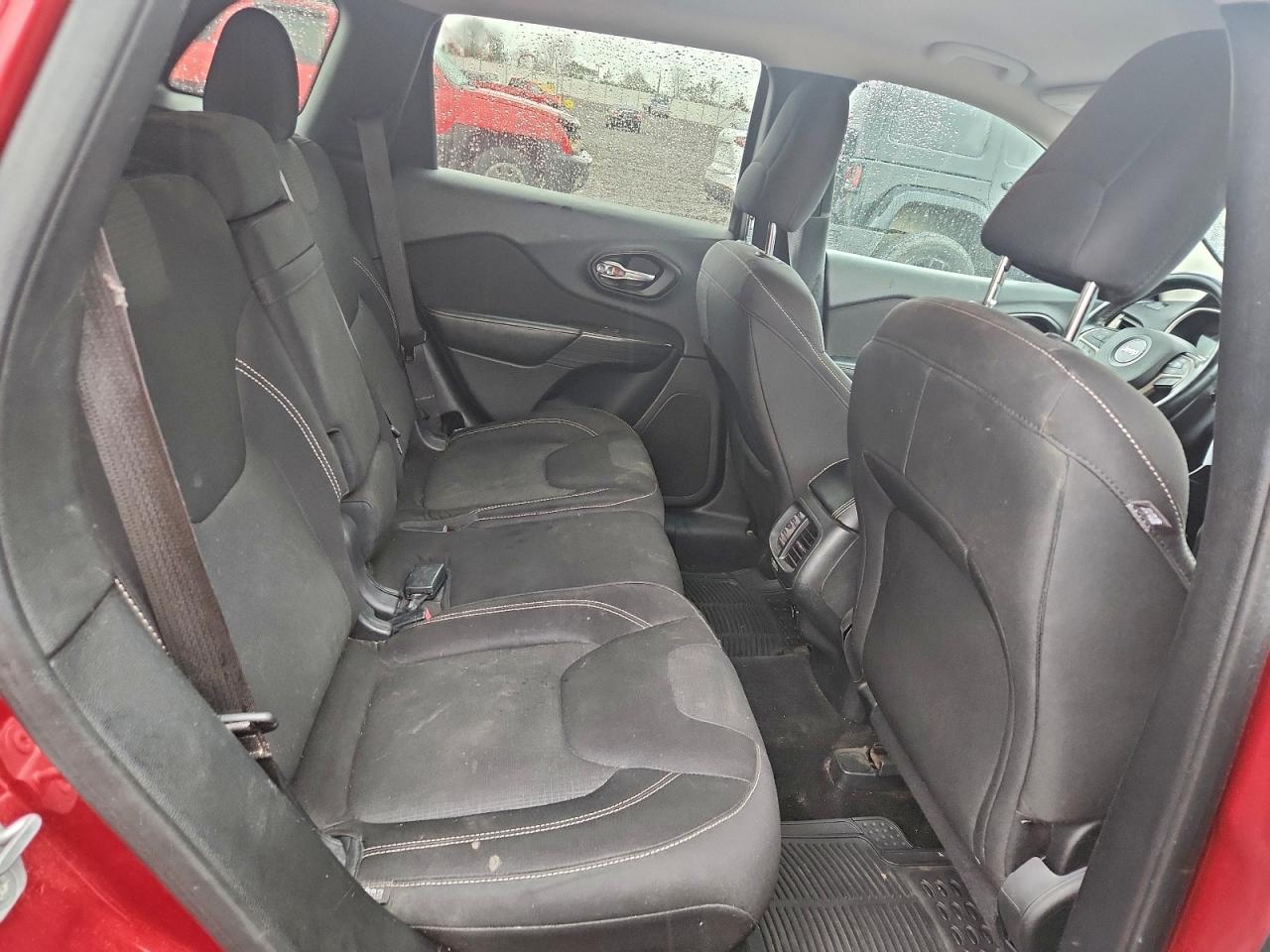 2015 Jeep Cherokee Latitude VIN: 1C4PJMCB8FW739008 Lot: 93173625