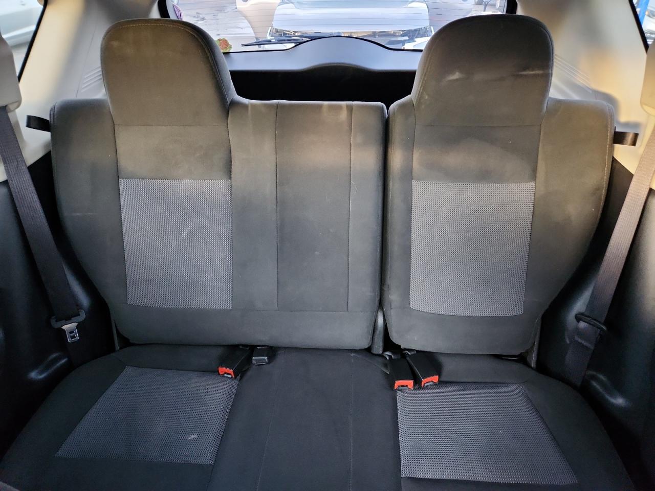 2017 Jeep Compass Sport VIN: 1C4NJDBB8HD104393 Lot: 92415005