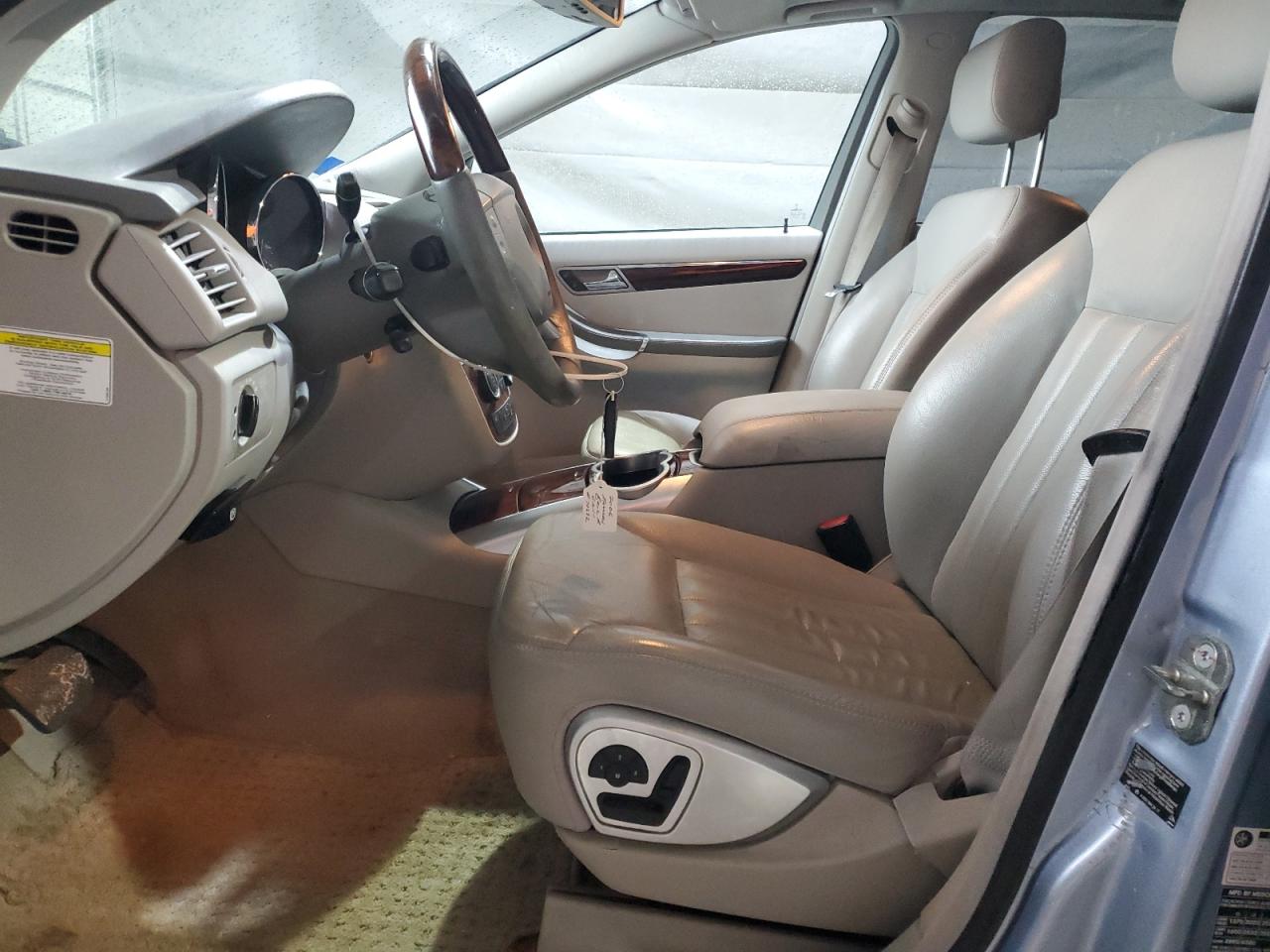 2006 Mercedes-Benz R 500 VIN: 4JGCB75E16A010670 Lot: 91798045