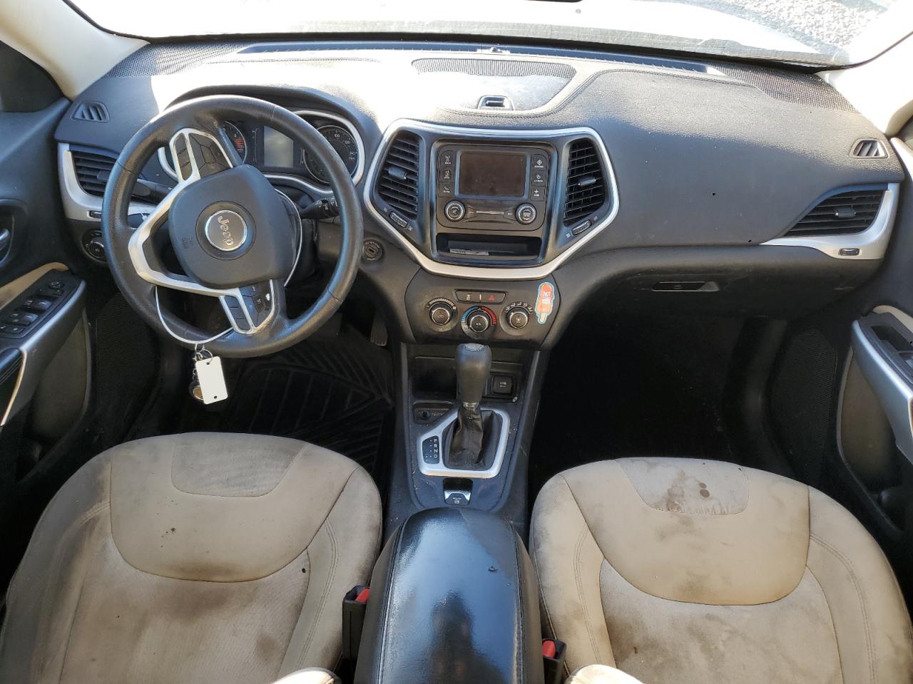 2018 Jeep Cherokee Latitude VIN: 1C4PJLCBXJD568115 Lot: 89865975