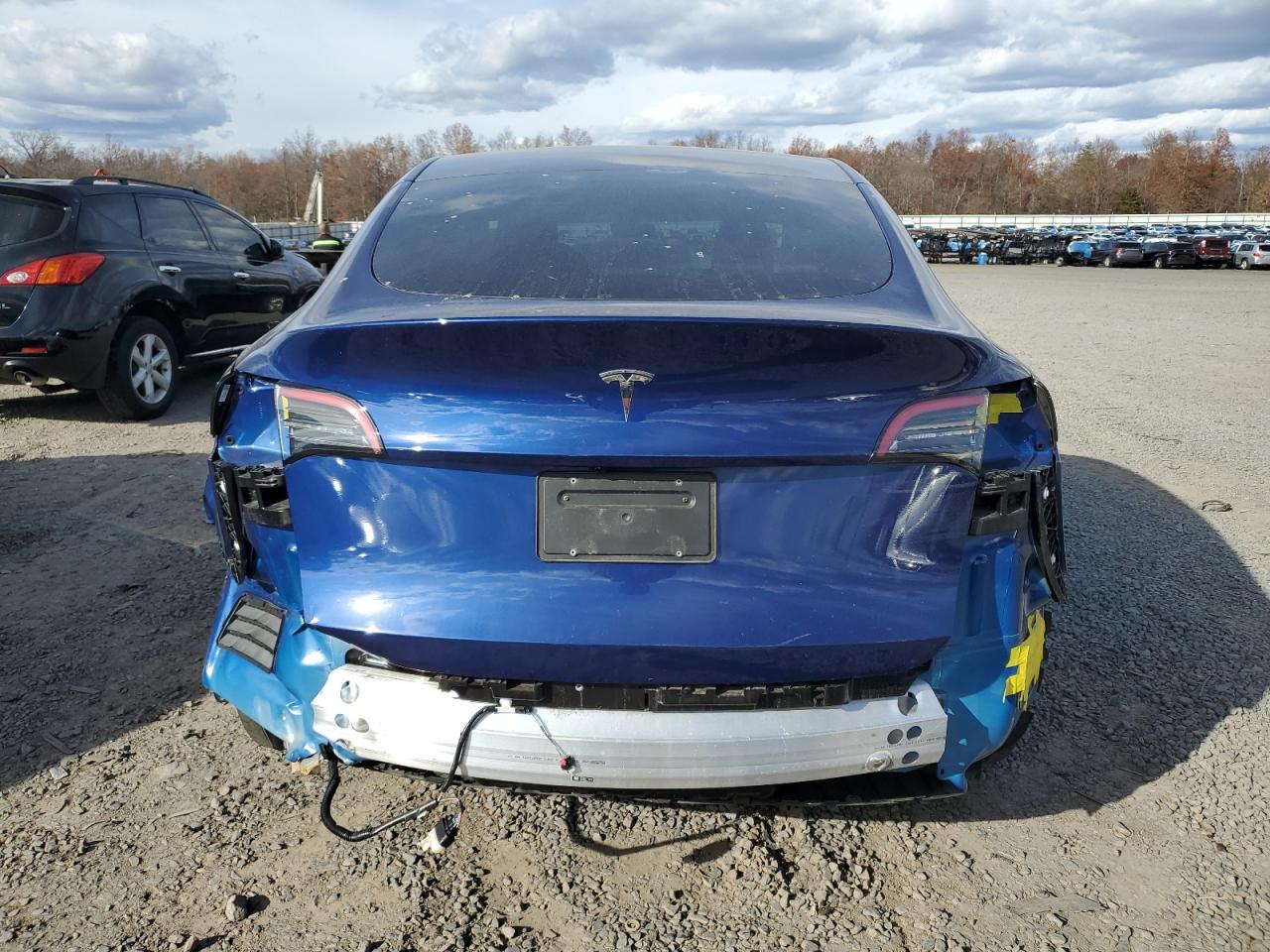 2024 Tesla Model Y VIN: 7SAYGDEDXRF208826 Lot: 92085795