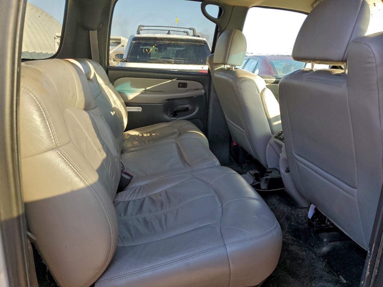 2001 Chevrolet Suburban K2500 VIN: 3GNGK26U71G195663 Lot: 93839025