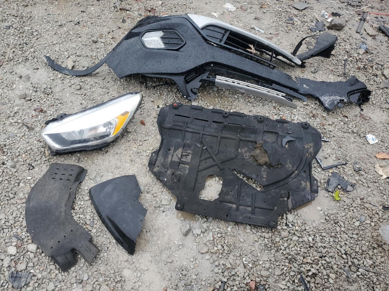 2017 Ford Escape Se VIN: 1FMCU0GD4HUD08556 Lot: 93398485