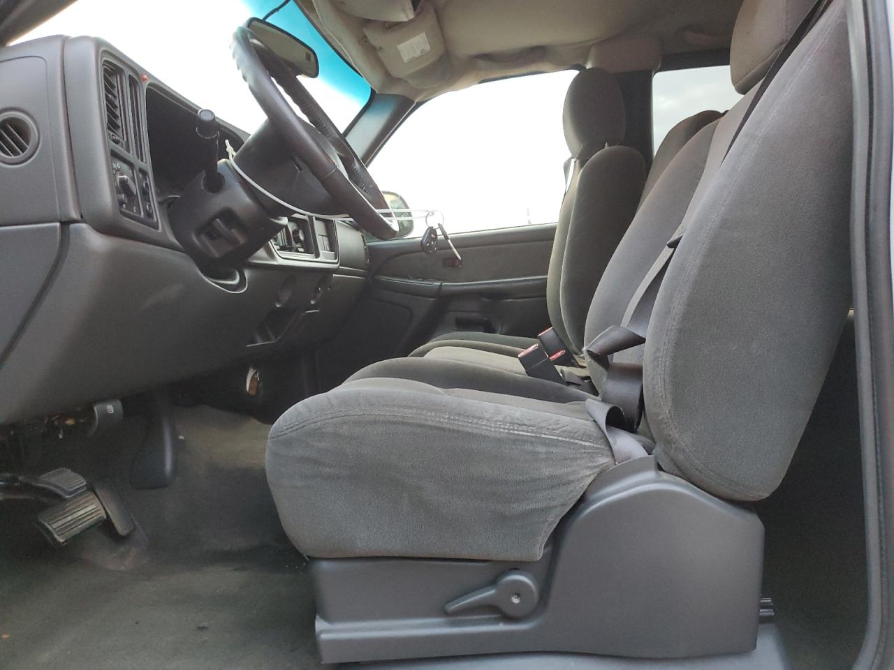 2003 Chevrolet Silverado C1500 VIN: 1GCEC19T03E180443 Lot: 92724505