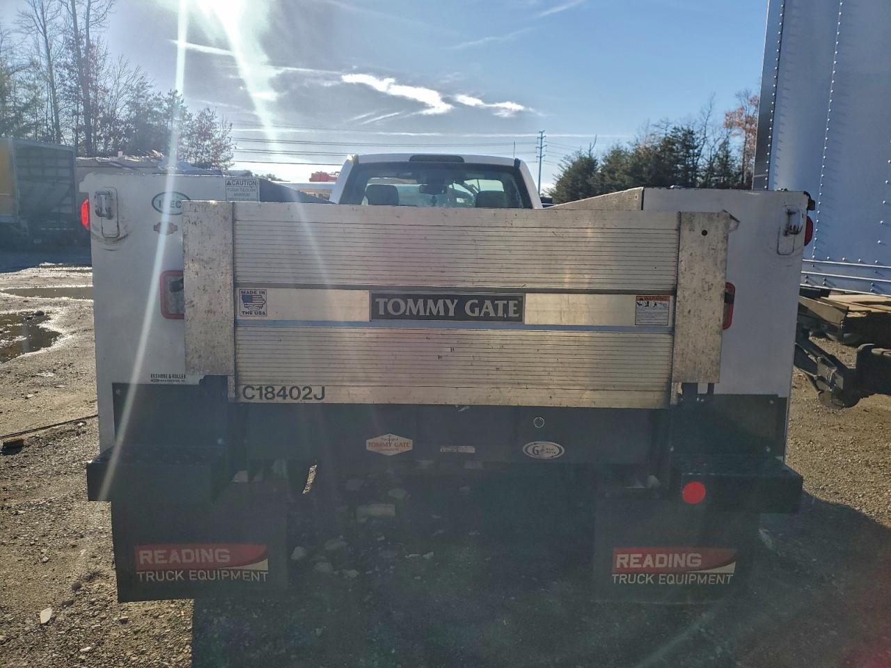 2018 Ford F450 Utility / Service Truck VIN: 1FDUF4GT4JED02060 Lot: 93695455