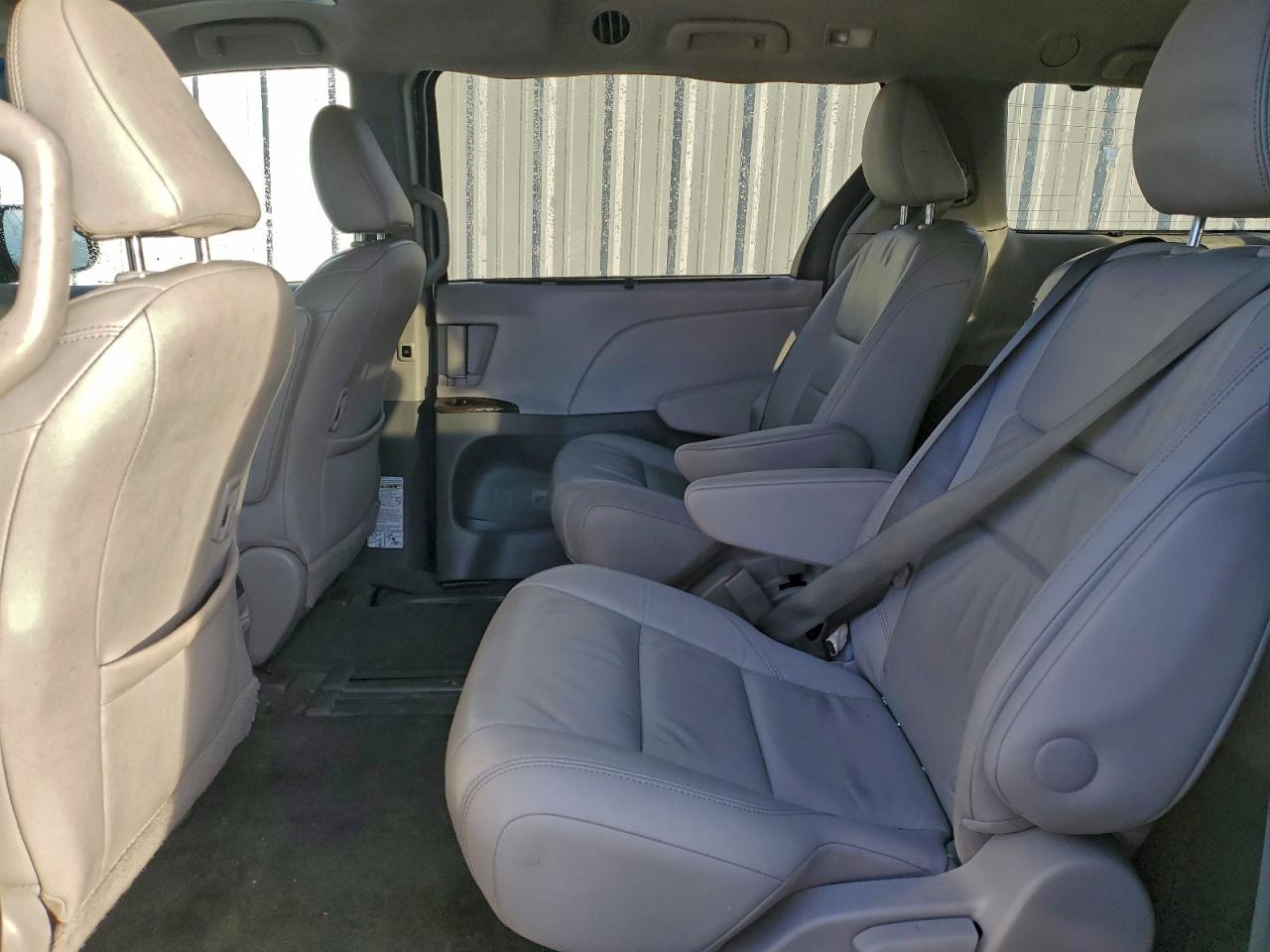 2016 Toyota Sienna Xle VIN: 5TDYK3DC7GS736881 Lot: 93614455