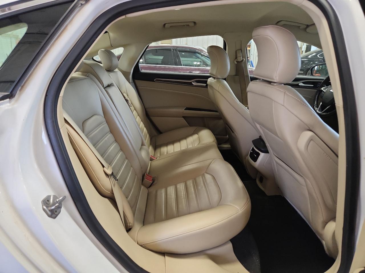 2016 Ford Fusion Se VIN: 1FA6P0HDXG5132327 Lot: 90821925