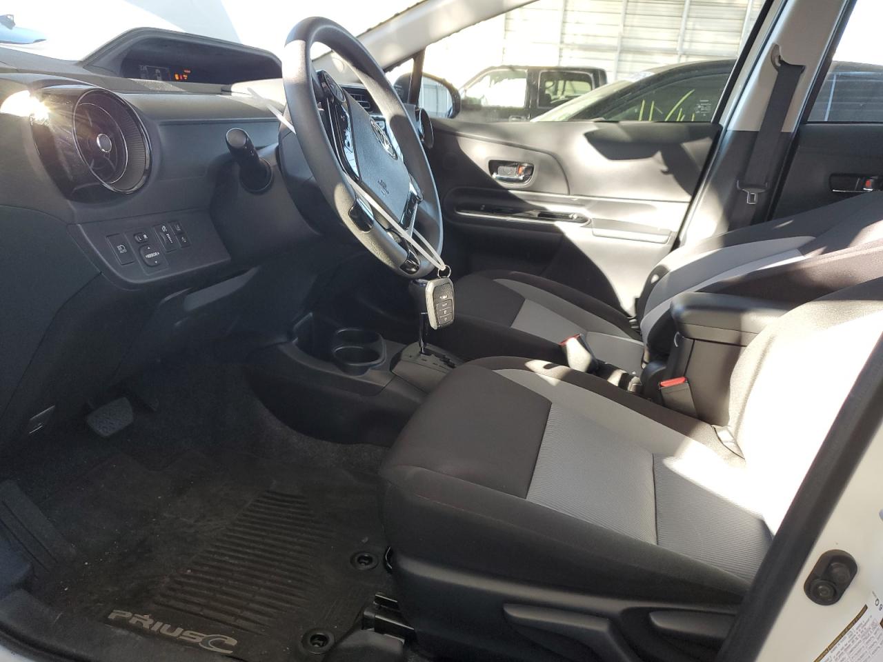 2018 Toyota Prius C VIN: JTDKDTB38J1602887 Lot: 92740055