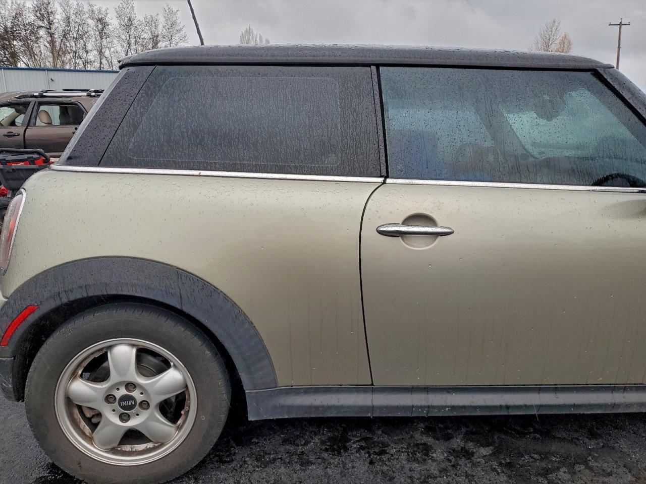 2008 Mini Cooper VIN: WMWMF335X8TU69368 Lot: 94354245