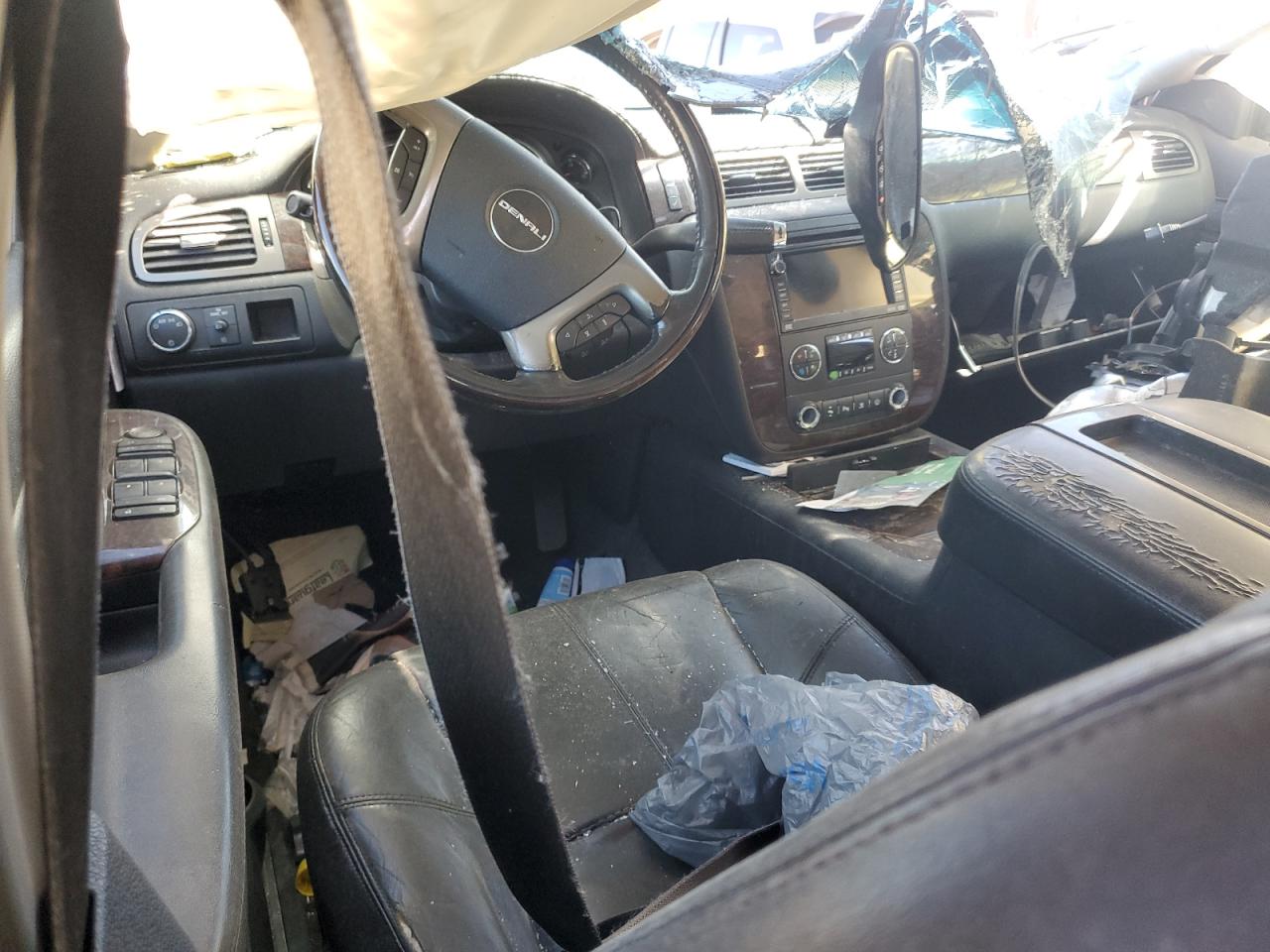 2008 GMC Yukon Denali VIN: 1GKFK63878J235885 Lot: 91266295