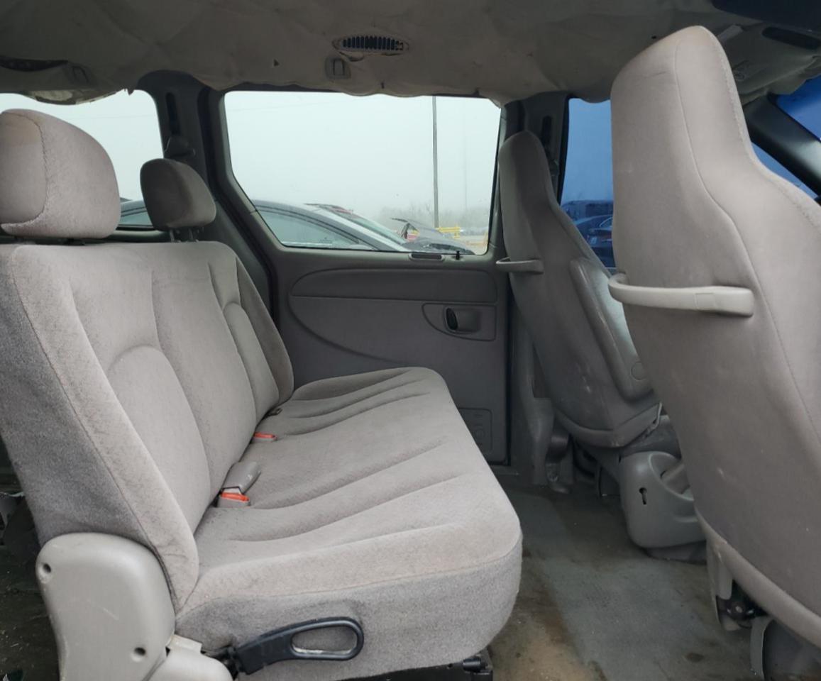 2003 Dodge Grand Caravan Sport VIN: 2D4GP44343R115896 Lot: 92740385