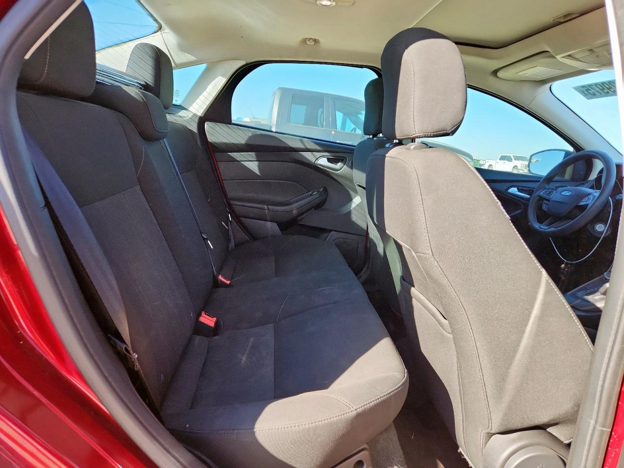 2017 Ford Focus Sel VIN: 1FADP3H27HL289348 Lot: 89729975