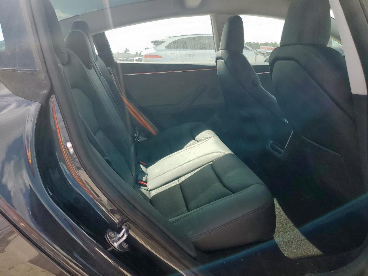 2025 Tesla Model 3 VIN: 5YJ3E1EAXSF995686 Lot: 92867735