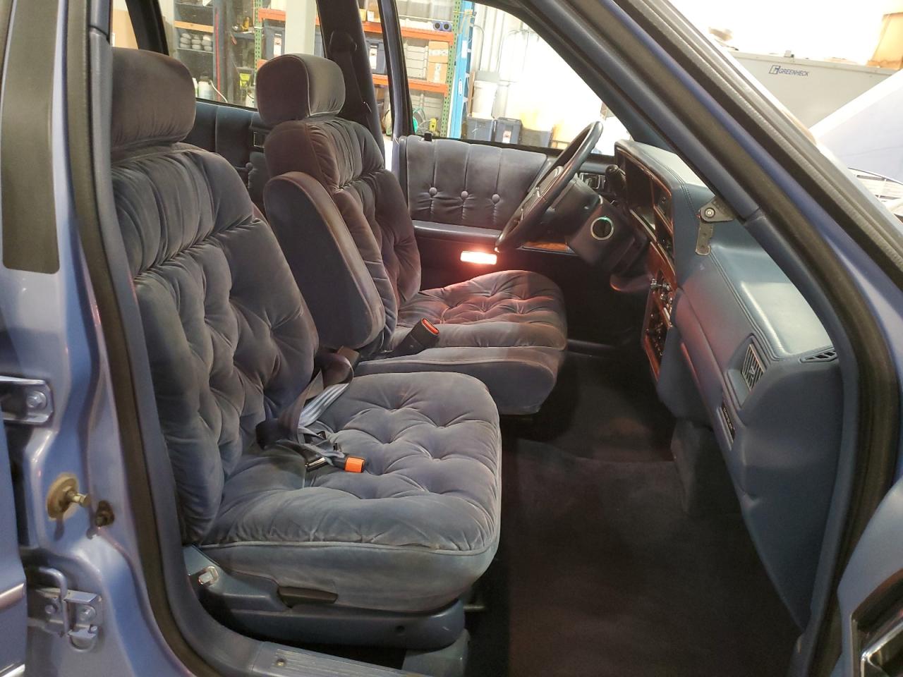 1994 Chrysler Lebaron Landau A-Body VIN: 3C3AA5633RT303892 Lot: 90851525