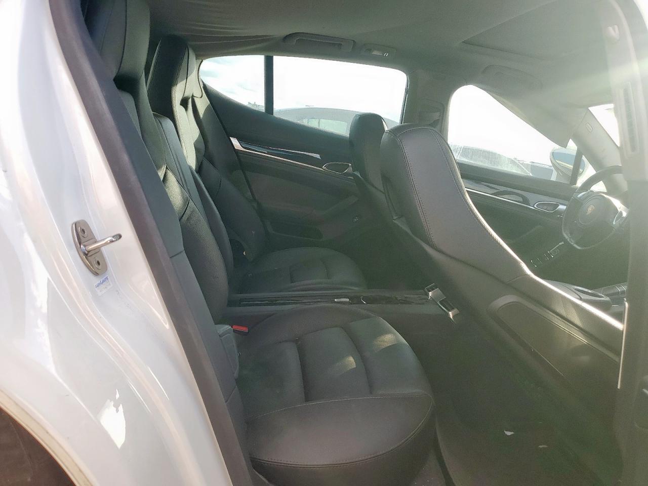 2014 Porsche Panamera S Hybrid VIN: WP0AD2A70EL044747 Lot: 92244395