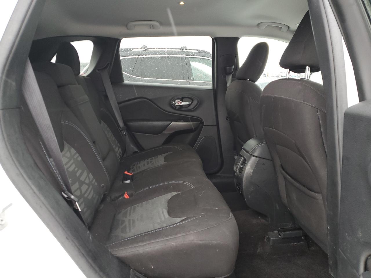 2019 Jeep Cherokee Latitude VIN: 1C4PJMCX5KD216434 Lot: 92617745