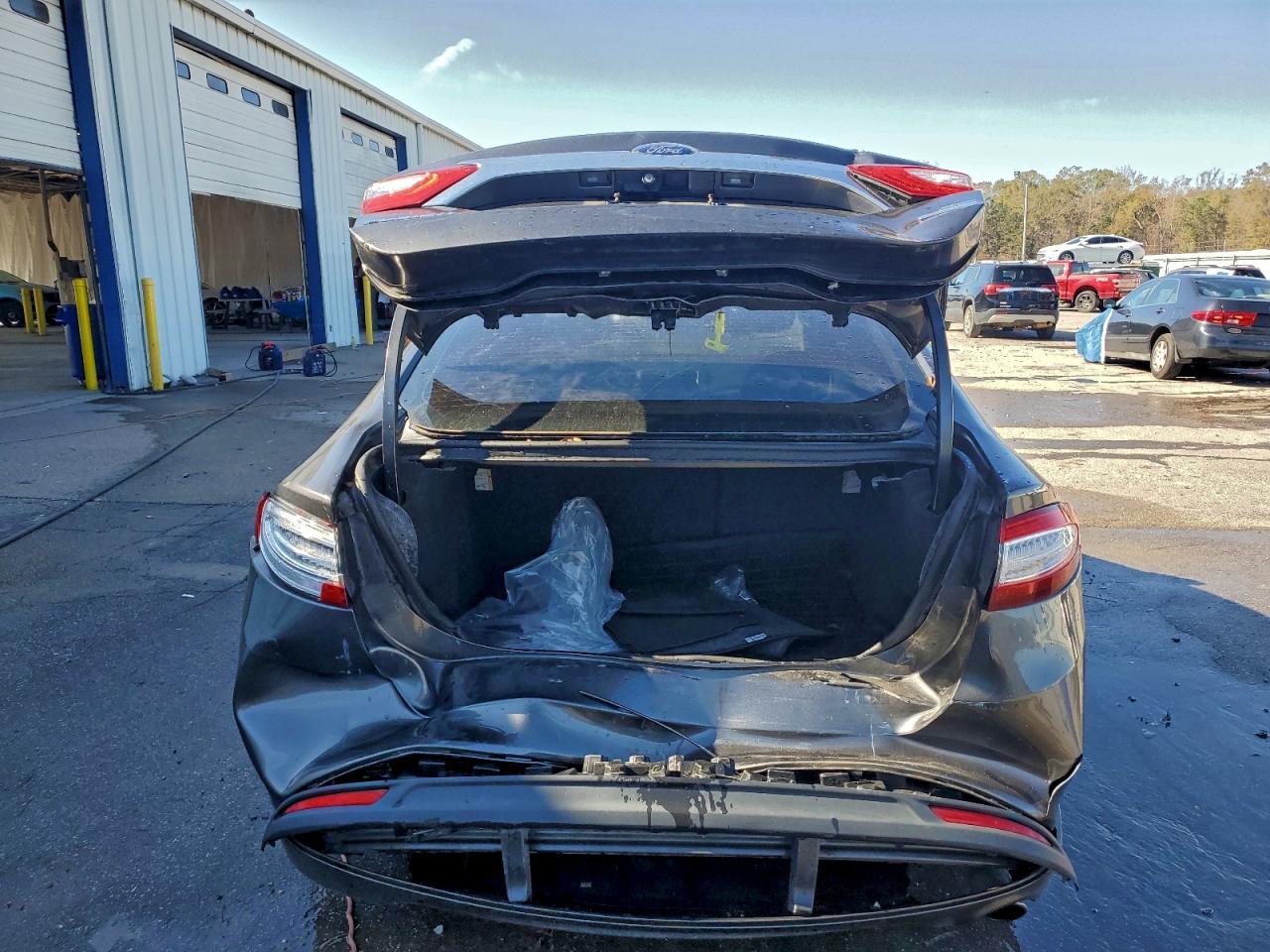 2015 Ford Fusion Se VIN: 3FA6P0HD5FR164873 Lot: 93672945