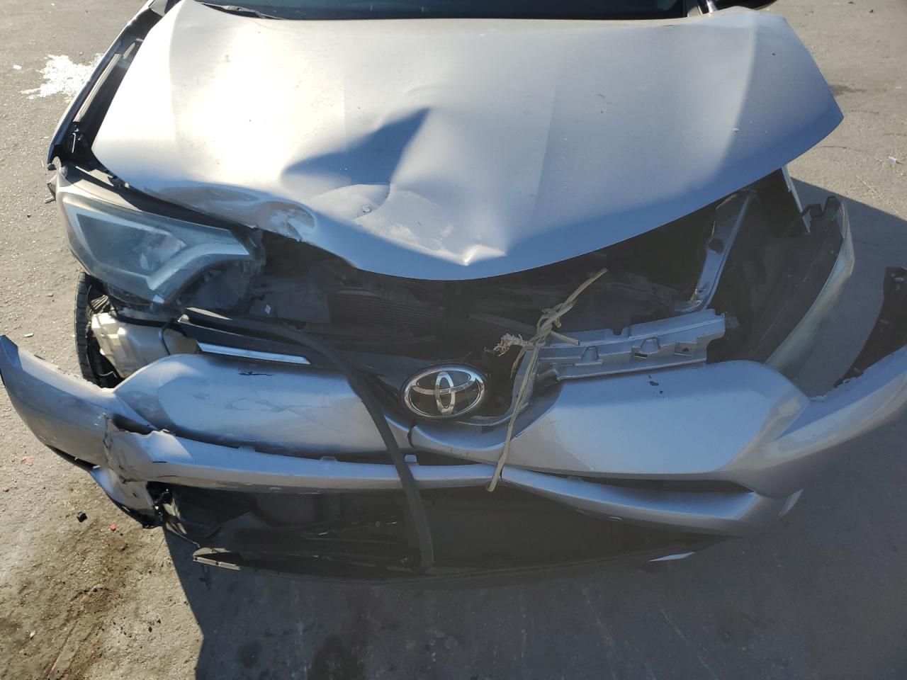 2017 Toyota Rav4 Xle VIN: 2T3WFREVXHW352317 Lot: 93179075