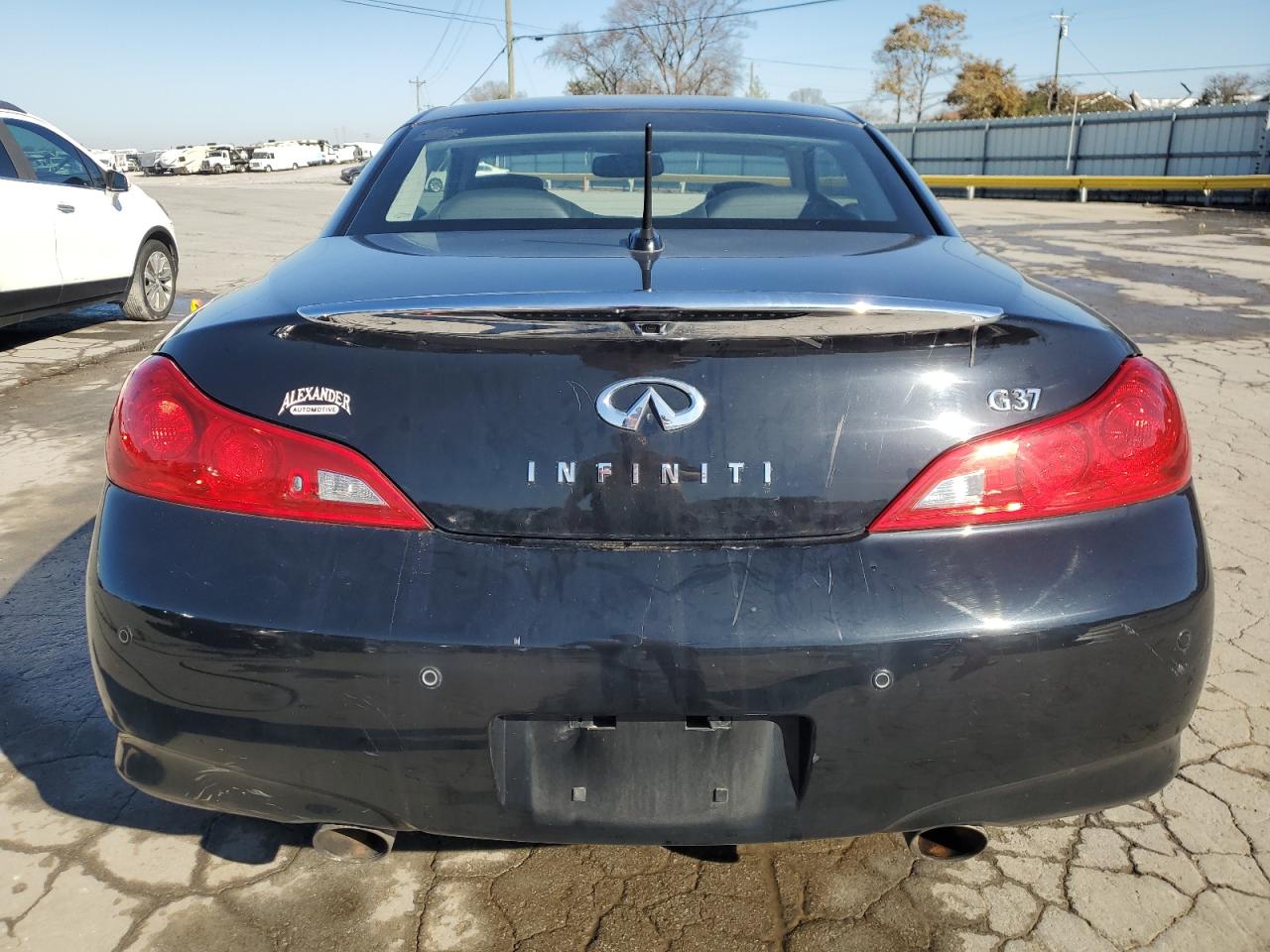 2010 Infiniti G37 Base VIN: JN1CV6FE5AM353299 Lot: 92862925