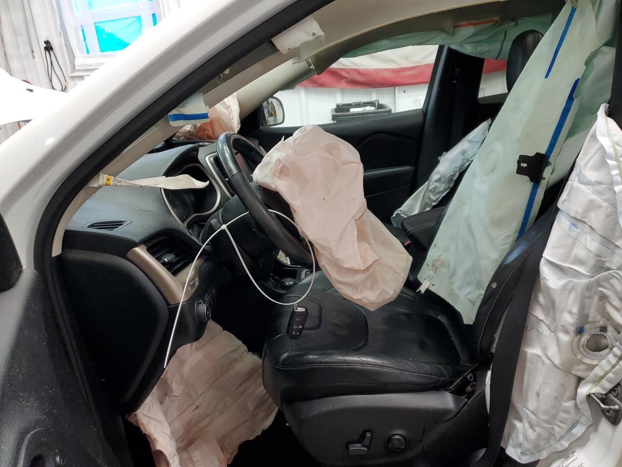 2014 Jeep Cherokee Limited VIN: 1C4PJMDS2EW276683 Lot: 93551485