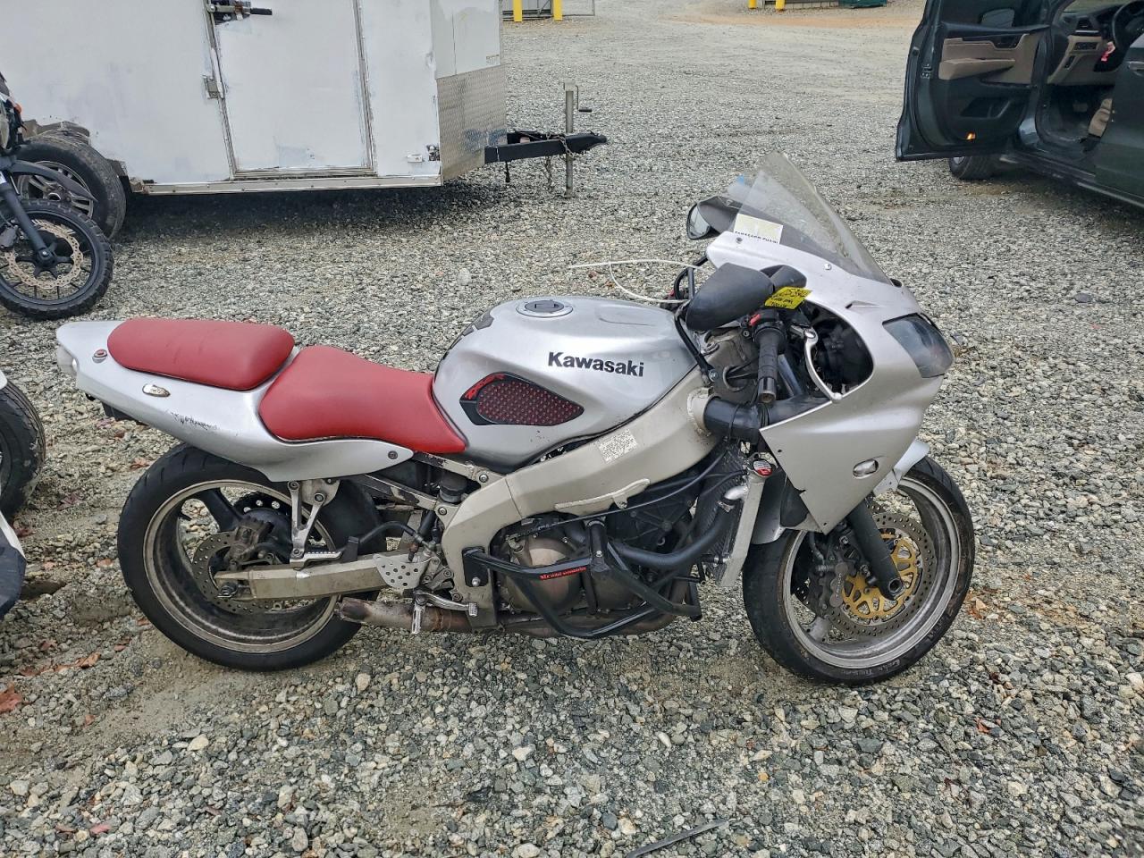 2000 Kawasaki Zx600 J1