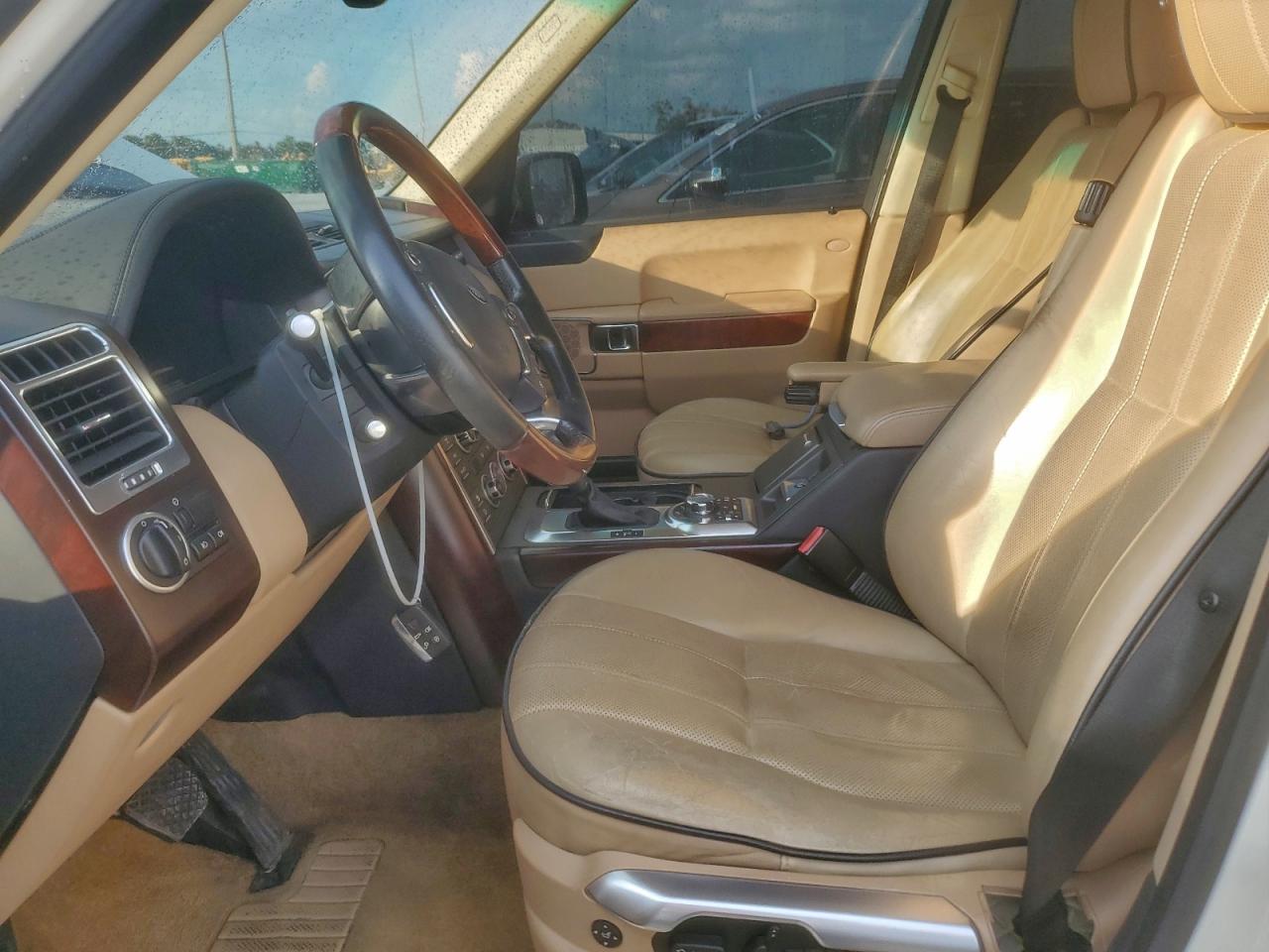 2010 Land Rover Range Rover Hse Luxury VIN: SALMF1D44AA320316 Lot: 94323835