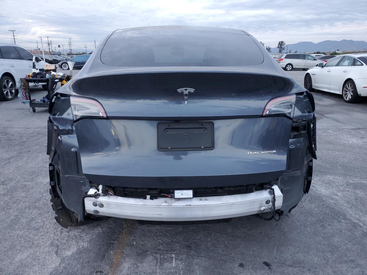 2022 Tesla Model Y VIN: 7SAYGDEE3NF360692 Lot: 92936175