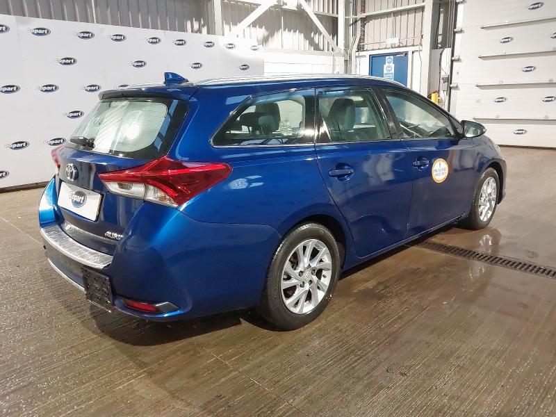 2016 TOYOTA AURIS BUSI