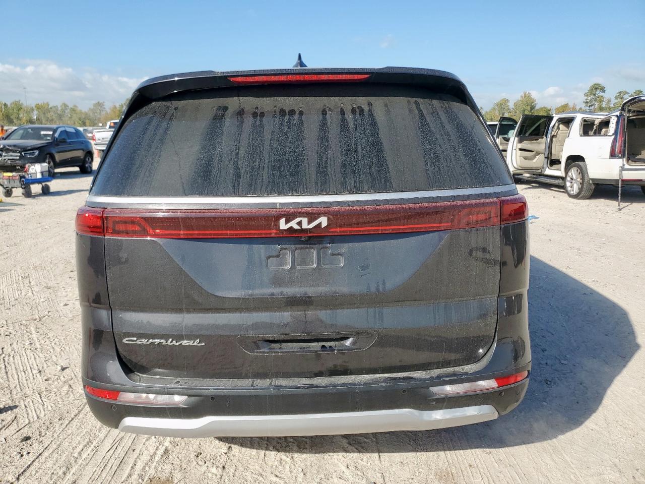 2022 Kia Carnival Lx VIN: KNDNB4H38N6084529 Lot: 92705125