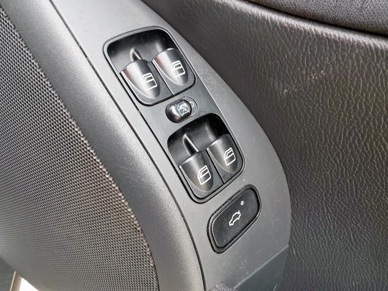 2004 MERCEDES-BENZ C CLASS C180K CLASSIC SE 4DR AUTO