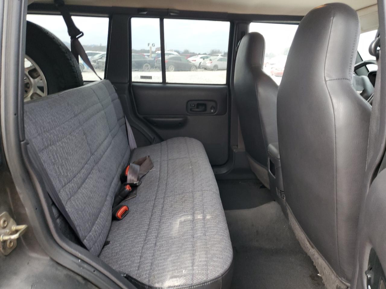 2001 Jeep Cherokee Sport VIN: 1J4FF48S21L502105 Lot: 92855015