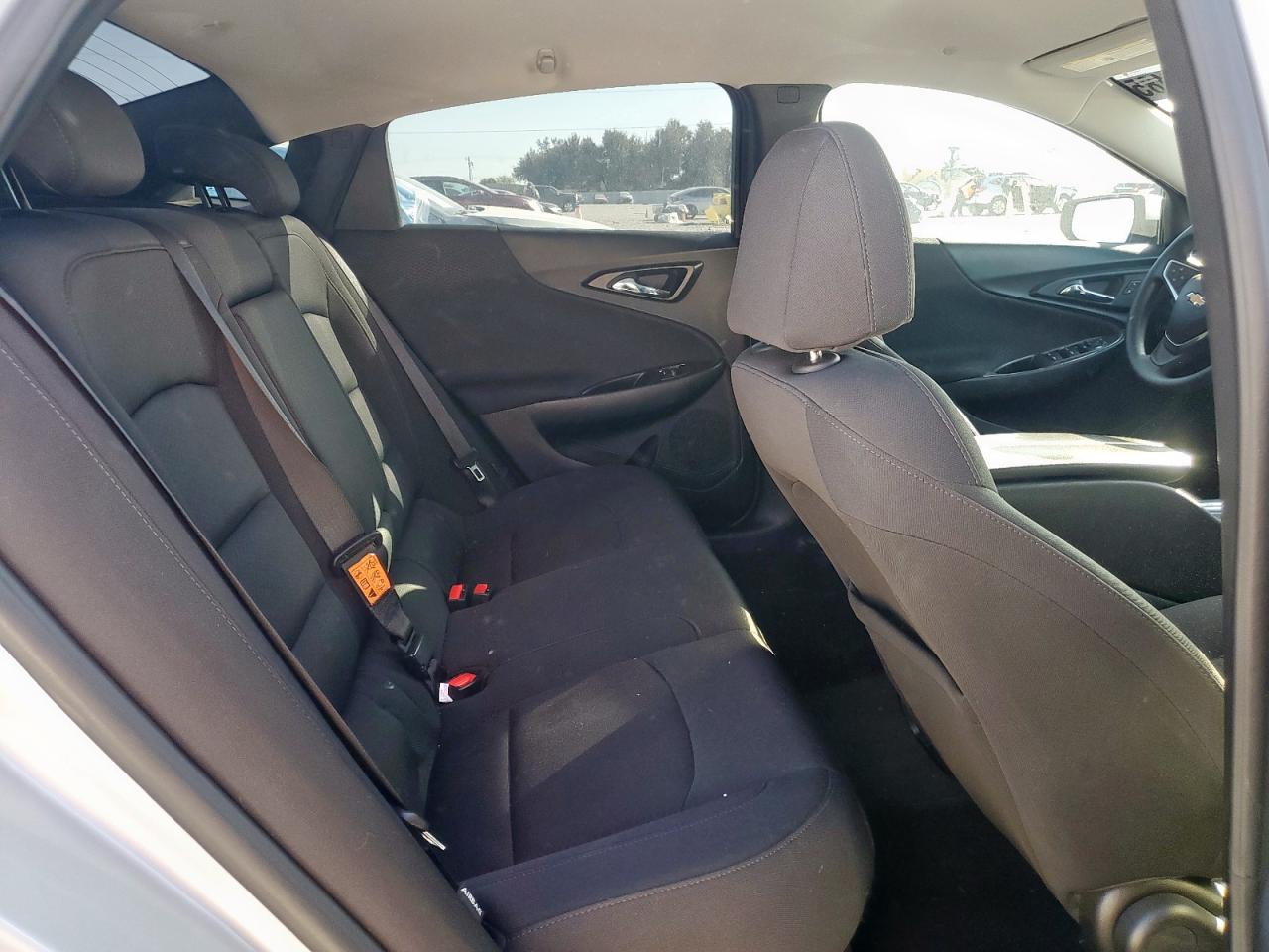 2018 Chevrolet Malibu Lt VIN: 1G1ZD5ST2JF203950 Lot: 92331485