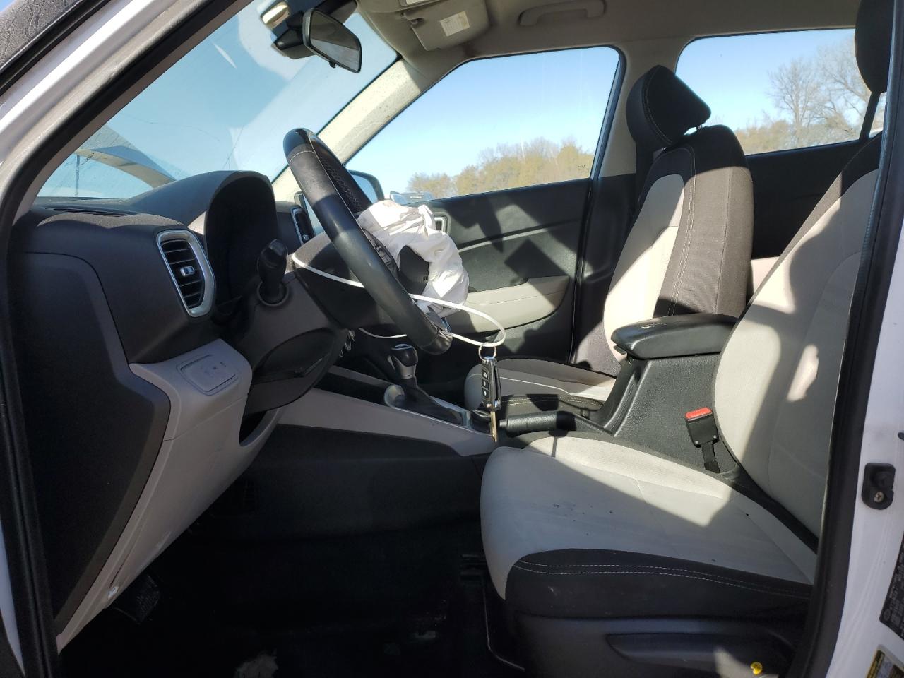 2021 Hyundai Venue Sel VIN: KMHRC8A36MU105688 Lot: 92600825