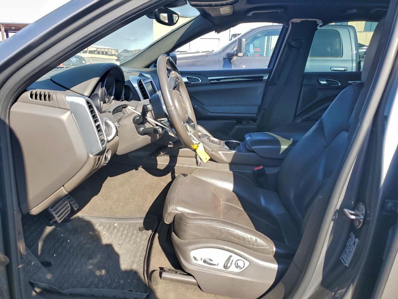 2015 Porsche Cayenne S VIN: WP1AB2A26FLA61353 Lot: 93130115