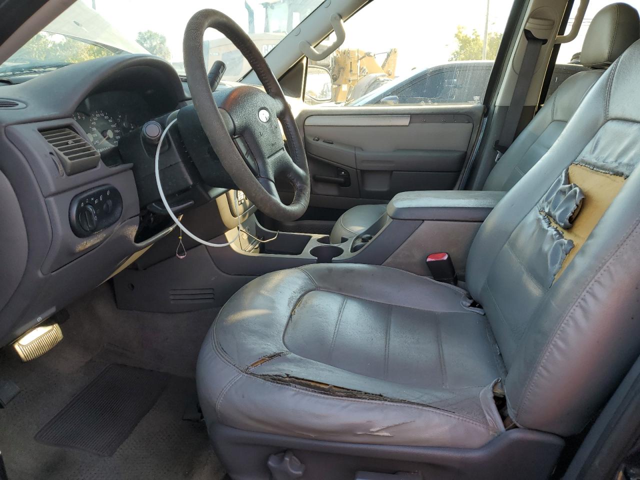 2004 Ford Explorer Xlt VIN: 1FMZU63K54UB45668 Lot: 92838925