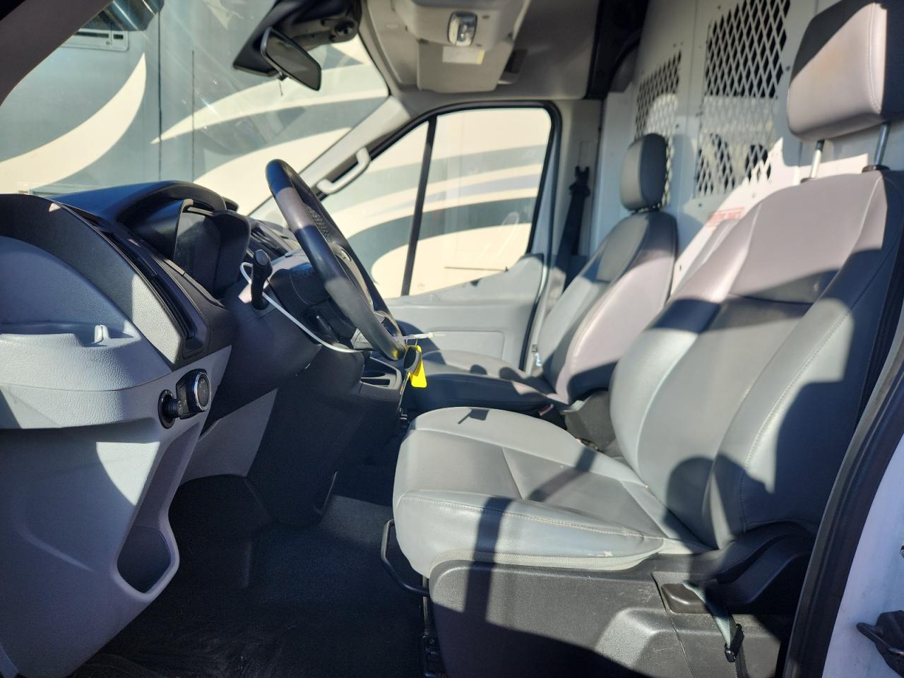 2015 Ford Transit T-250 Delivery Van VIN: 1FTNR2CM0FKA05234 Lot: 94841665