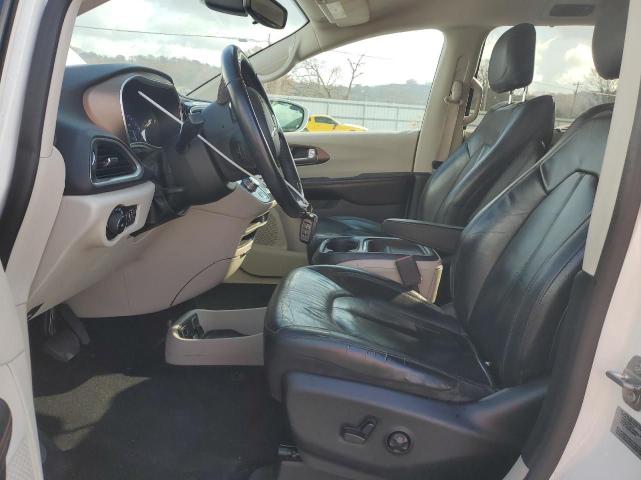 2017 Chrysler Pacifica Touring L VIN: 2C4RC1BG7HR583652 Lot: 93207075