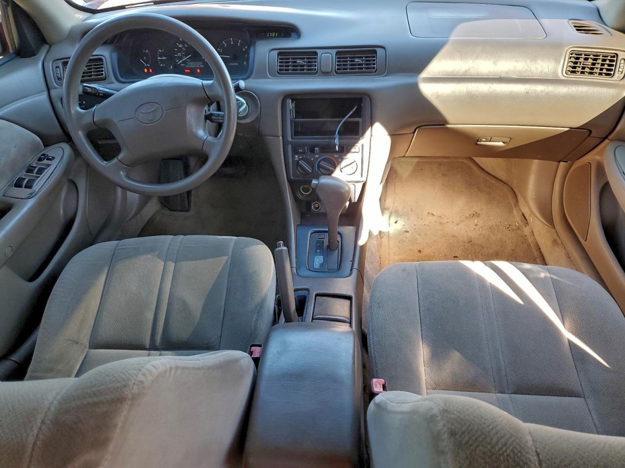 1999 Toyota Camry Ce VIN: 4T1BG22K3XU567591 Lot: 94154035