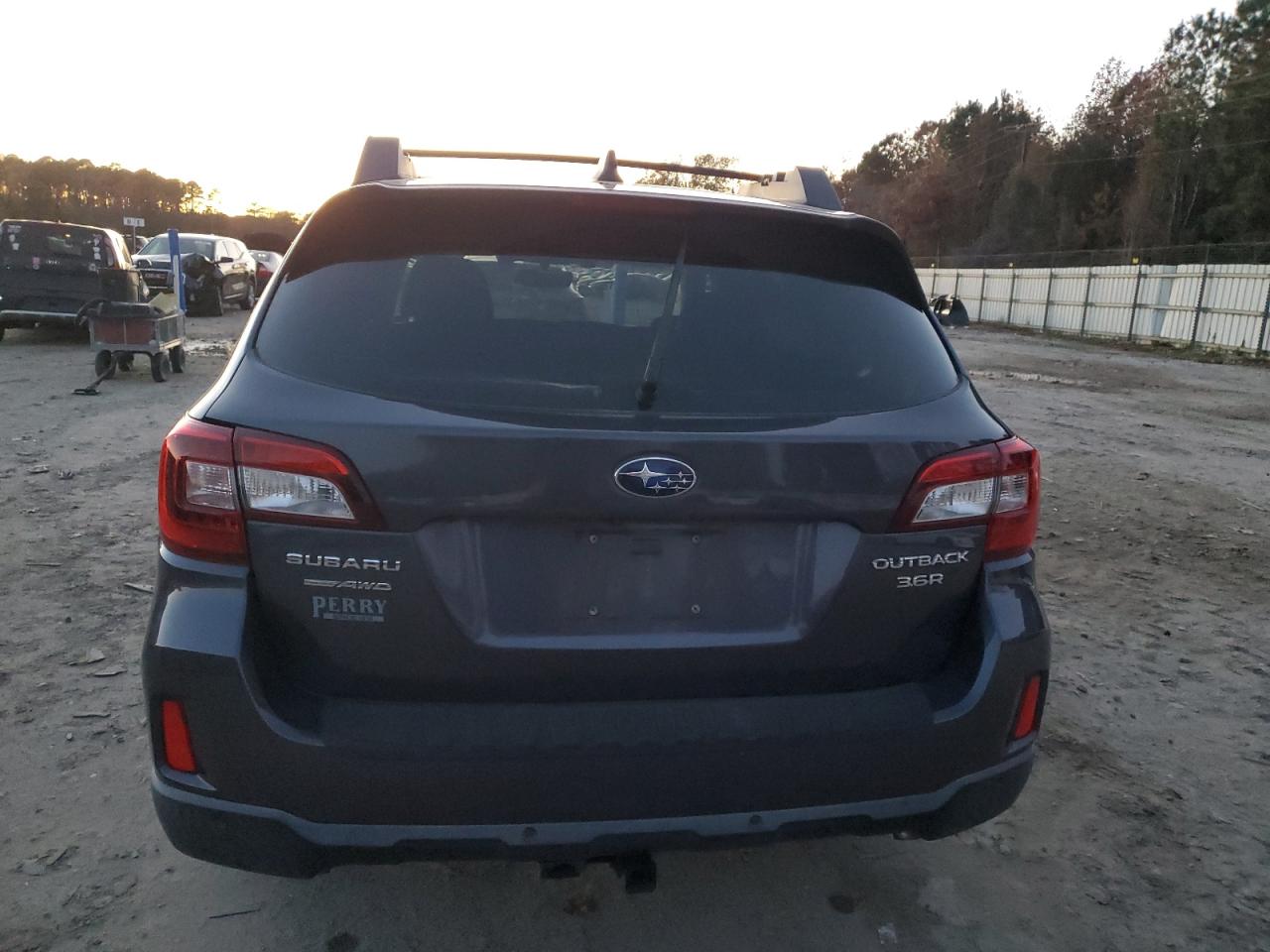 2017 Subaru Outback 3.6R Limited VIN: 4S4BSENC1H3433383 Lot: 91367945