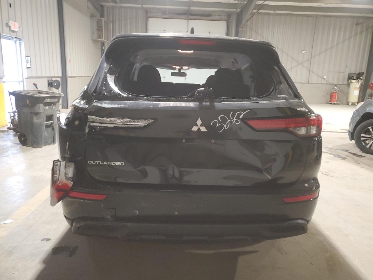 2022 Mitsubishi Outlander Es VIN: JA4J4TA87NZ033282 Lot: 92926595