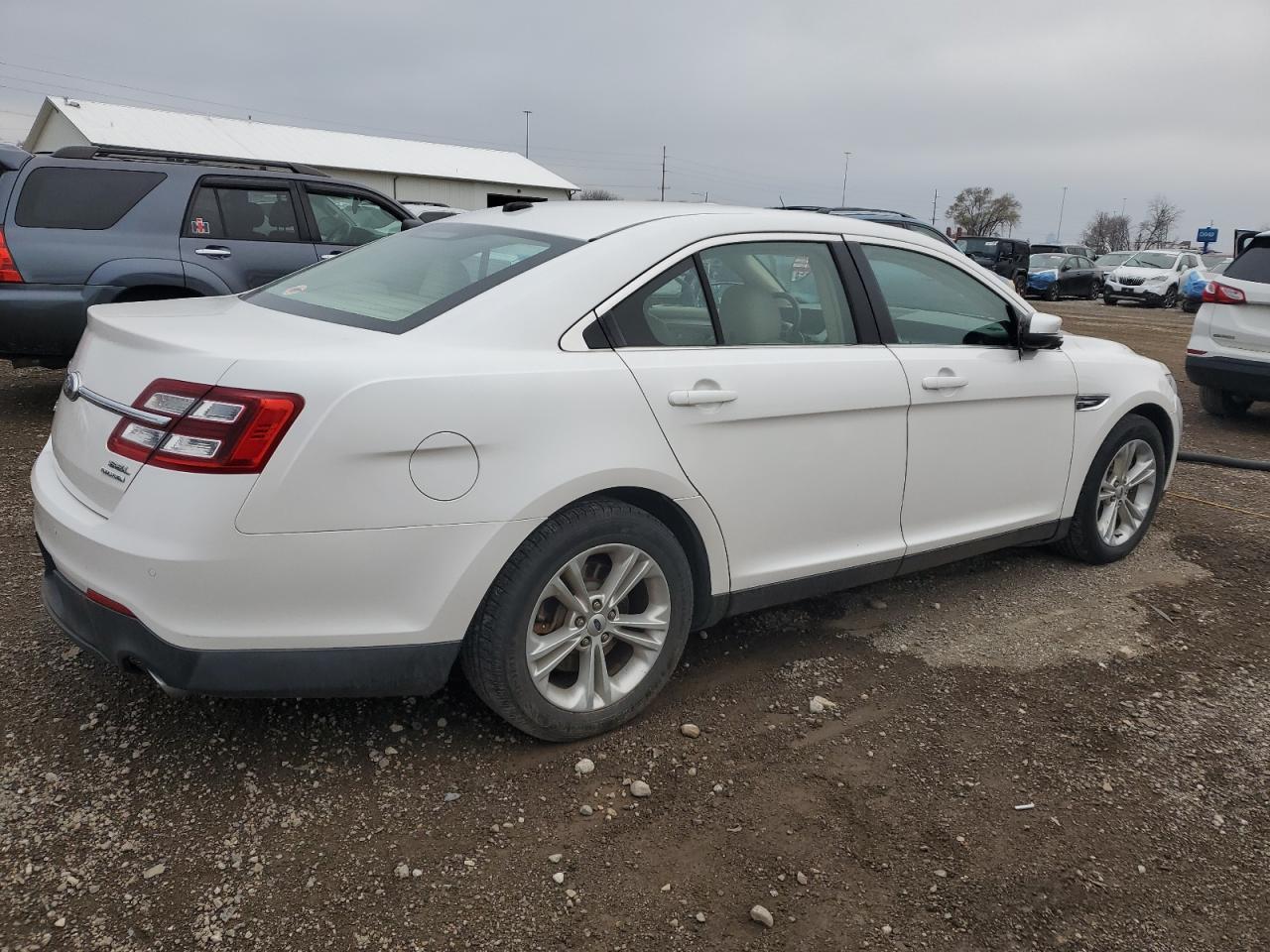 2013 Ford Taurus Sel VIN: 1FAHP2E87DG121636 Lot: 92642165