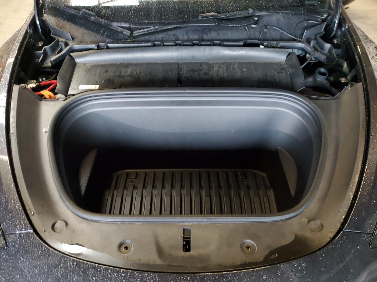 2024 Tesla Model Y VIN: 7SAYGDEDXRF095749 Lot: 92852895