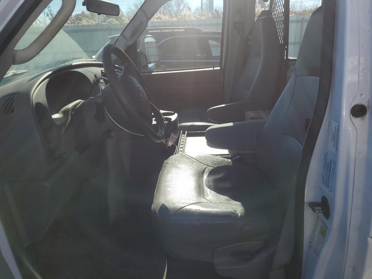 2007 Ford E-350 Delivery Van VIN: 1FTSE34L37DA86942 Lot: 90423105