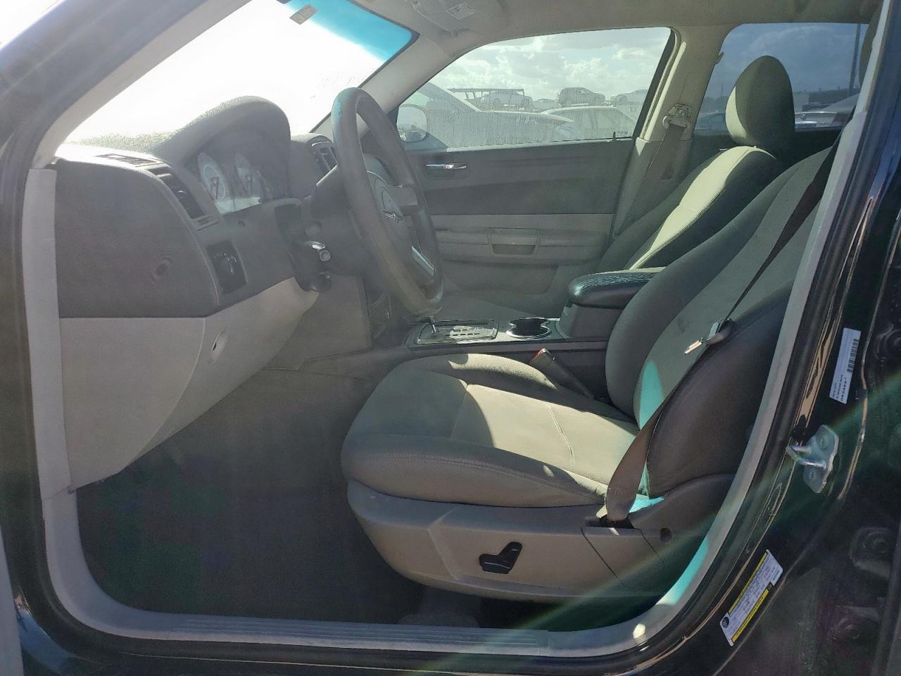 2008 Chrysler 300 Lx VIN: 2C3KA43R38H253350 Lot: 92388015