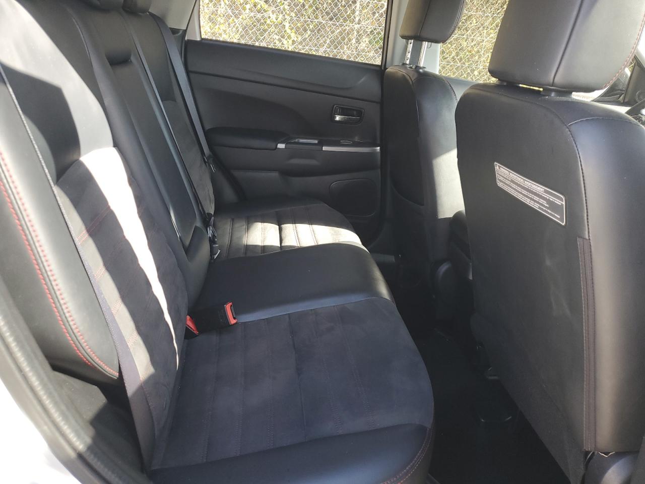 2018 Mitsubishi Outlander Sport Es VIN: JA4AR3AW2JU002643 Lot: 92818595