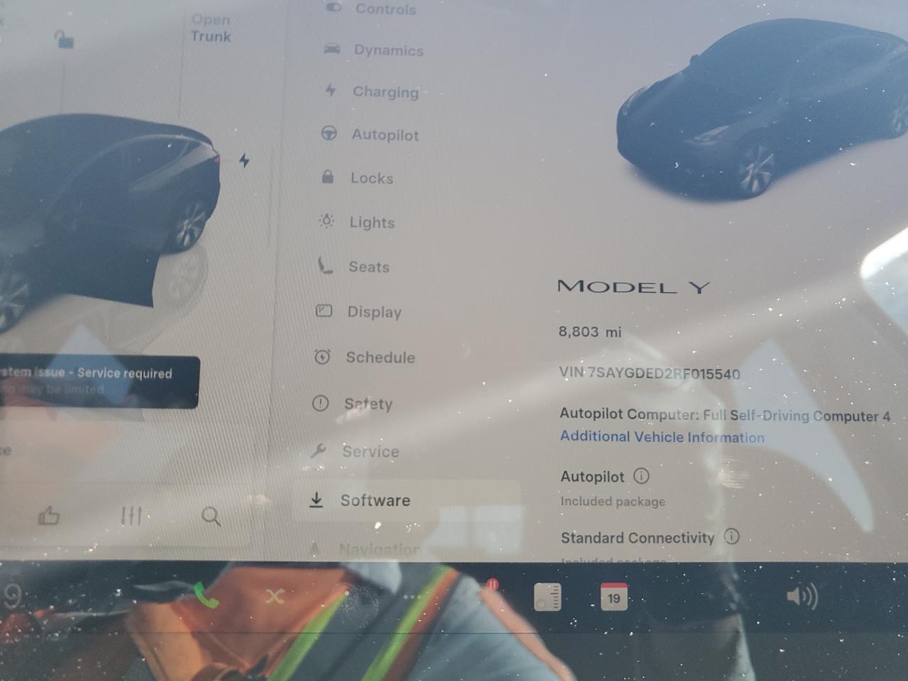 2024 Tesla Model Y VIN: 7SAYGDED2RF015540 Lot: 93544015